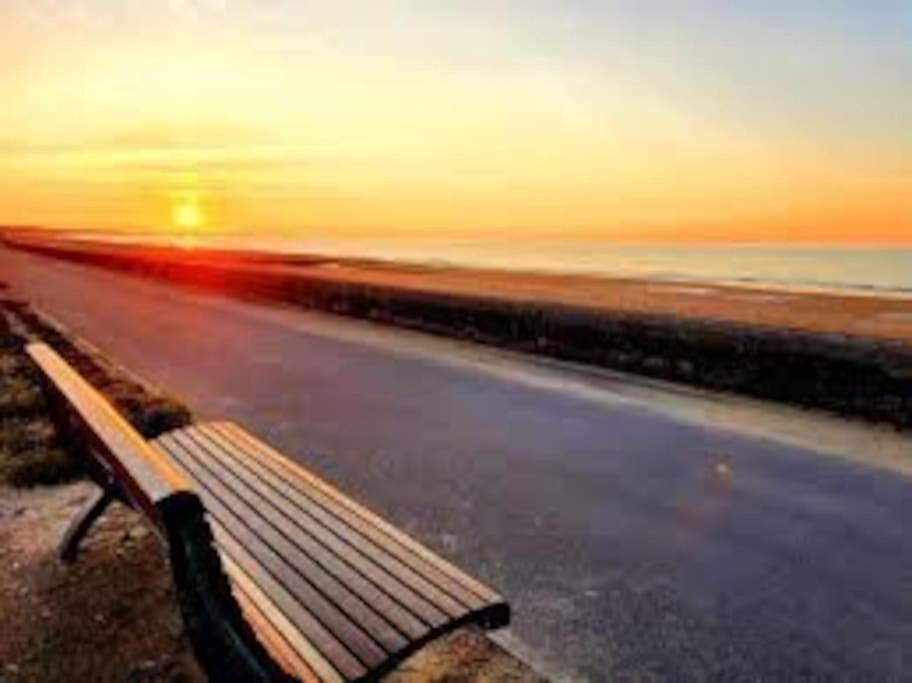 Cabourg, Appartement T2 Acces Direct Mer 外观 照片